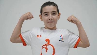 Девятилетний школьник из Ингушетии побил мировой рекорд, отжавшись более 11 тысяч раз - 5-tv.ru - респ. Ингушетия