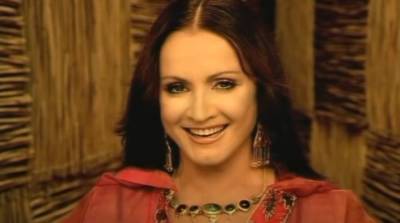 София Ротару - Моложавая Ротару похвасталась гибкостью, забросив ноги на стол: "Заряд энтузиазма" - sport.politeka.net - Украина