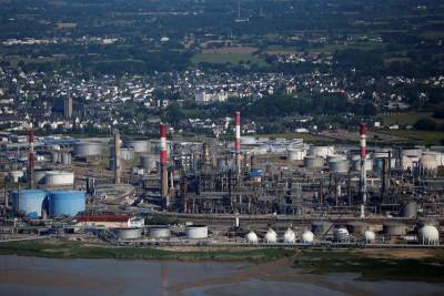 Фьючерсы на нефть WTI подешевели в ходе азиатских торгов - smartmoney.one - США - Reuters