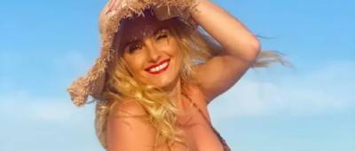 Ірина Федишин продемонструвала розкішну фігуру в купальнику на відпочинку - w-n.com.ua