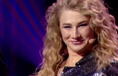 Екатерина Никитина - Крохотный топ сжал упругие "грушки": звезда "Женского квартала" Катя Никитина сверкнула аппетитными местами в странном образе - ukrainianwall.com - Украина