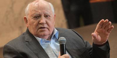 Михаил Горбачев - Горбачев рассказал о "двух ударах", сорвавших Перестройку - ruposters.ru