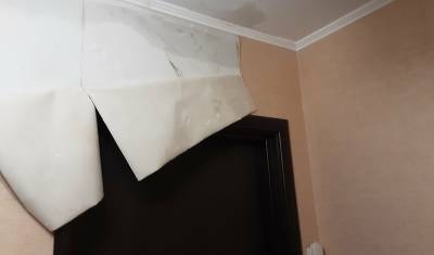Из-за остановки ремонта крыши квартиры на Уральской в Тюмени затопило в непогоду - nashgorod.ru - Тюмень