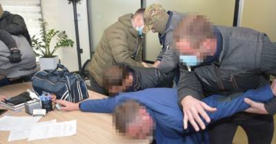 В Киеве поймали мошенников, получивших сумку с $1 млн за "продажу" земучастка (ФОТО) - delo.ua - Украина - Киев - Николаевская обл.