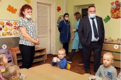 Алексей Севастьянов - К проблемам детсадов городских окраин намерен привлечь внимание псковский депутат - mk-pskov.ru - Россия - Псков