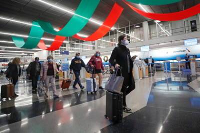 Мужчина три месяца прожил в аэропорту под видом пассажира ради духовного роста - lenta.ru - США - Лос-Анджелес - Индия - шт. Калифорния - штат Оклахома