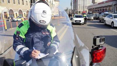 Более 100 водителей задержали в Москве за дачу взятки инспекторам ДПС с начала года - vm.ru - Москва