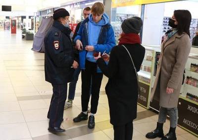 В рязанских торговых центрах поймали более 50 подростков-нарушителей за день - ya62.ru - Рязанская обл. - Рязань