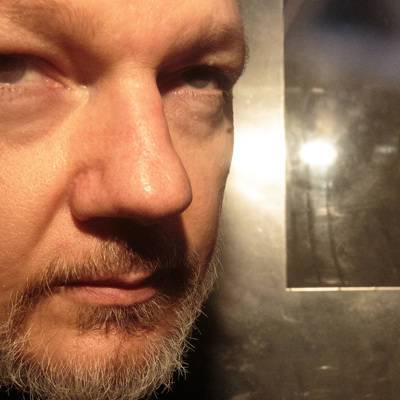 Джулиан Ассанж - Защита Ассанжа сообщила о риске его самоубийства в случае выдачи в США - radiomayak.ru - США - Англия - Лондон