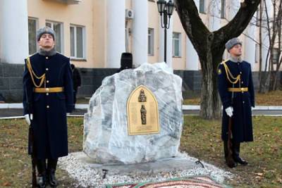 В Хабаровске установили мемориальный камень на месте разрушенной церкви - lenta.ru - Хабаровск - Мариинск