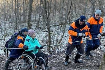 Уникальную ледяную пещеру впервые посетила россиянка в инвалидной коляске - lenta.ru - Башкирия