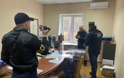 На Киевщине чиновника лесного хозяйства задержали на взятке - korrespondent.net - США - Украина - Киев - Киевская обл.