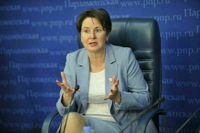 Светлана Разворотнева - Зампред думского Комитета по ЖКХ предложила платить управдомам - pnp.ru - Россия