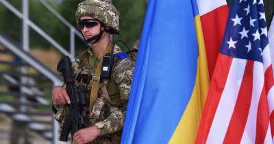 Солдаты НАТО пытались изнасиловать двух украинских морпехов - ren.tv - США - Украина - Англия - Хорватия