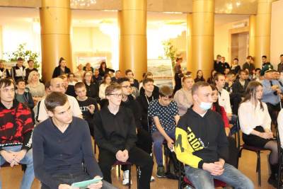 Юных холмчан проводили в армию - sakhalin.info - Холмск - район Холмский