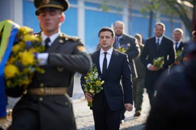 Владимир Зеленский - Зеленский поздравил Украину с годовщиной освобождения от фашистов, «забыв» о роли Красной армии - topwar.ru - Украина - Киев - Ужгород