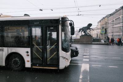 Автобусных маршрутов в Петербурге в следующем году станет меньше на четверть - interfax-russia.ru - Санкт-Петербург - Петербург