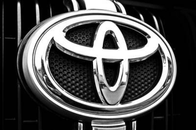 Продажи первого электромобиля Toyota начнутся в 2022 году - aif.ru - Япония