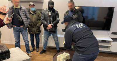 В Киеве задержали главу адвокатского объединения: подозревают в вымогательстве $400 тысяч (ФОТО) - dsnews.ua - Украина - Киев