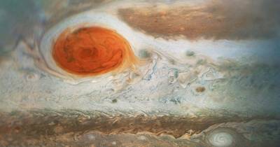 Достал бы до МКС на орбите. Аппарат Juno измерил глубину Большого красного пятна Юпитера - focus.ua - Украина