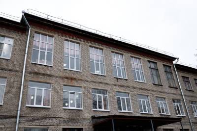 Более 1 млн рублей получит Псков на усиление безопасности в школах и детсадах - mk-pskov.ru - Псков