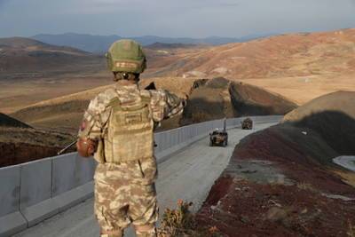 Турция атаковала два поселения на севере Сирии - lenta.ru - Сирия - Турция - Азаз