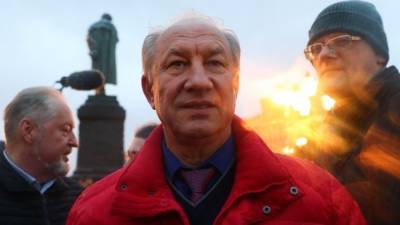 Валерий Рашкин - Сергей Карнаухов - От лишения мандата до 5 лет тюрьмы: что ждет Рашкина после инцидента с лосем - 5-tv.ru - Россия