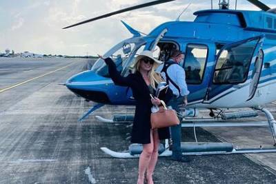 Бритни Спирс - Бритни Спирс прилетела на частный остров и показала фото - lenta.ru - США