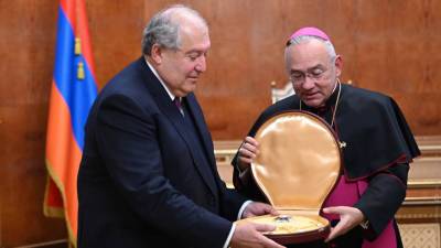 Армен Саркисян - Франциск - Папа римский наградил президента Армении высшей степенью Папского ордена Пия IX - mir24.tv - Армения - Словакия - Ереван - Ватикан - Ватикан