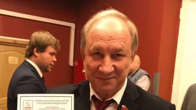 Валерий Рашкин - Владимир Жириновский - Жириновский предложил Рашкину съесть лося целиком в качестве наказания - newsland.com - Россия - Иркутская обл.