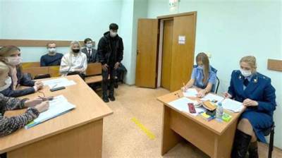 Руслан Бобиев - Анастасия Чистова - Авторам фото у храма Василия Блаженного дали десять месяцев колонии - newsland.com - Москва - Россия - Таджикистан - район Тверской, Москва