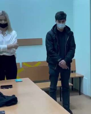 Руслан Бобиев - Анастасия Чистова - Блогер - Блогер получил 10 месяцев колонии за похабную фотосессию на красной площади - bloknot.ru - Москва - Тверь - Таджикистан
