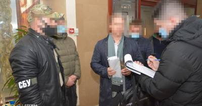 Тарас Тополя - Хотел лоббировать шоу-бизнес: СБУ задержали мужчину на попытке подкупа "слуги" - dsnews.ua - США - Украина