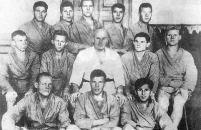 Самбо, карате, джиу-джитсу: как учили драться в КГБ К - russian7.ru