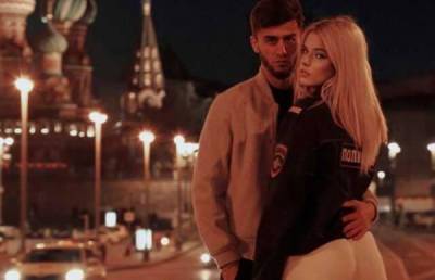 Руслан Бобиев - Блогер - Задержанный за провокационную фотосессию в центре Москвы блогер из Таджикистана извинился - ukrpost.biz - Москва - Таджикистан