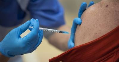 Еще 50 тысяч украинцев получили COVID-вакцину за сутки - dsnews.ua - Украина