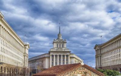 Элеонора Митрофанова - Российский посол назвала причину высылки дипломатов из Болгарии - vm.ru - Россия - США - Болгария - Посол
