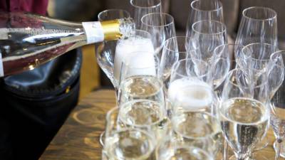 Георгий Остапкович - Эксперт рассказал о ценах на шампанское к Новому году - mir24.tv