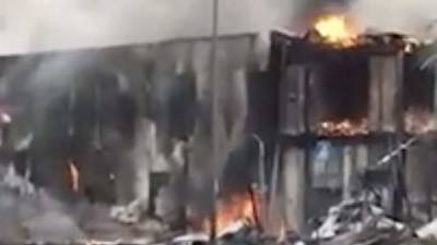 Опубликовано видео последствий падения самолета на здание в Италии - iz.ru - Италия - Израиль