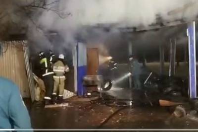 В ЕАО из горящей шиномонтажки спасли спящего сторожа - hab.aif.ru - Россия - Биробиджан