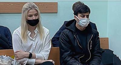 Василий БЛАЖЕННЫЙ (Блаженный) - Руслан Бобиев - Анастасия Чистова - Суд в Москве дал 10 месяцев колонии таджикистанцу и его подруге за провокационное фото на фоне храма - dialog.tj - Москва