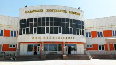 Гарри Поттер - В Алма-Ате одноклассники погибшего мальчика пришли на занятия в юбках в знак протеста - newsland.com - Алма-Ата