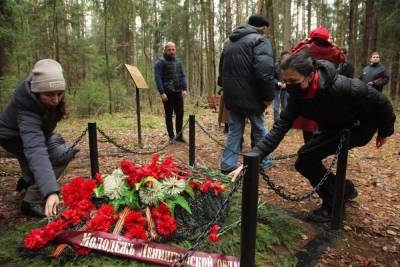 Память жертв политических репрессий почтили во Всеволожском районе - mk.ru - Ленинградская обл.