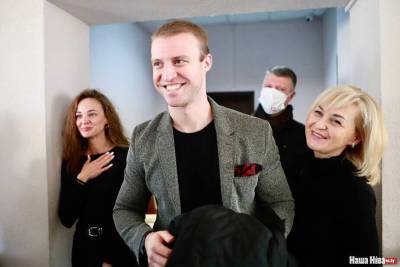 Виктор Бабарико - Политзаключенный Антон Беленский вышел на свободу после отбытия наказания - naviny.by - Белоруссия - Минск