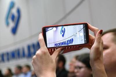 Роскомнадзор потребовал от YouTube заблокировать канал о пытках в СИЗО - lenta.ru - Россия - Саратов - Иркутск