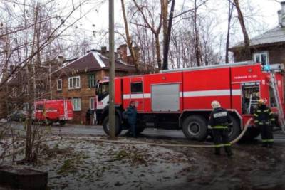 Сегодня утром в центре Архангельска вспыхнула деревяшка 30 жильцами - arh.mk.ru - Архангельск