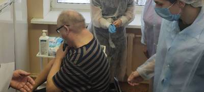 Михаил Охлопков - Почему население вакцинируется, а число заражений COVID-19 в Карелии растет? - stolicaonego.ru - республика Карелия