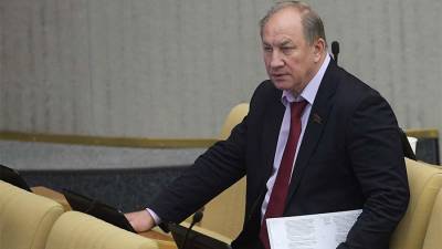 Валерий Рашкин - Елена Драпеко - В Госдуме заявили о подрыве Рашкиным авторитета депутатов - iz.ru - Россия - Израиль - Саратовская обл.