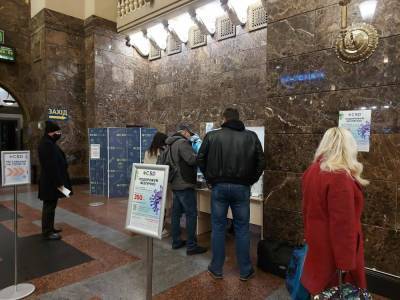 Виктор Ляшко - В Украине на железнодорожных вокзалах от коронавируса привились более 20 тыс. человек – "Укрзалізниця" - gordonua.com - Китай - Украина