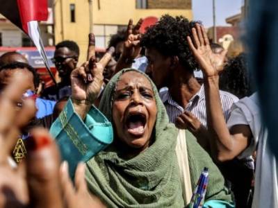 Абдель Фаттах Аль-Бурхан - Абдалла Хамдук - Переворот в Судане: тысячи людей протестовали против захвата власти военными, трое убиты - unn.com.ua - Украина - Киев - Судан